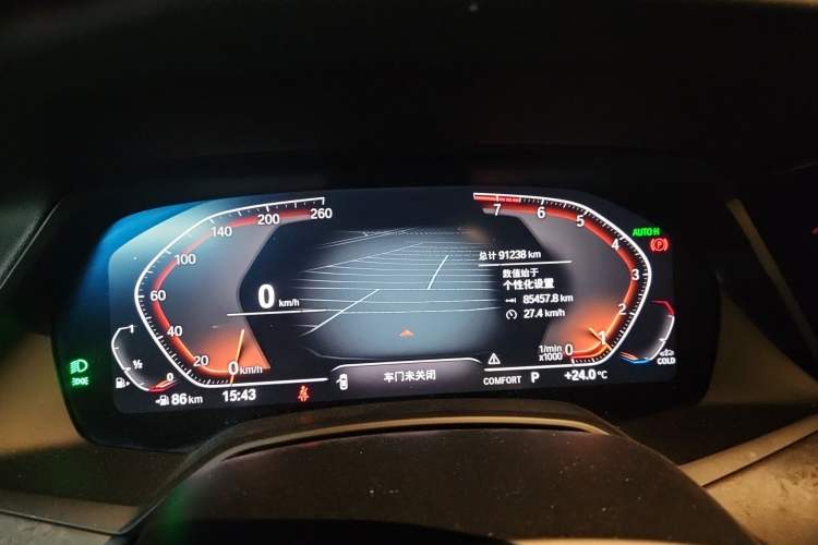 Used BMW X5 2019 xDrive40i M Sport Package Odometer Close Up