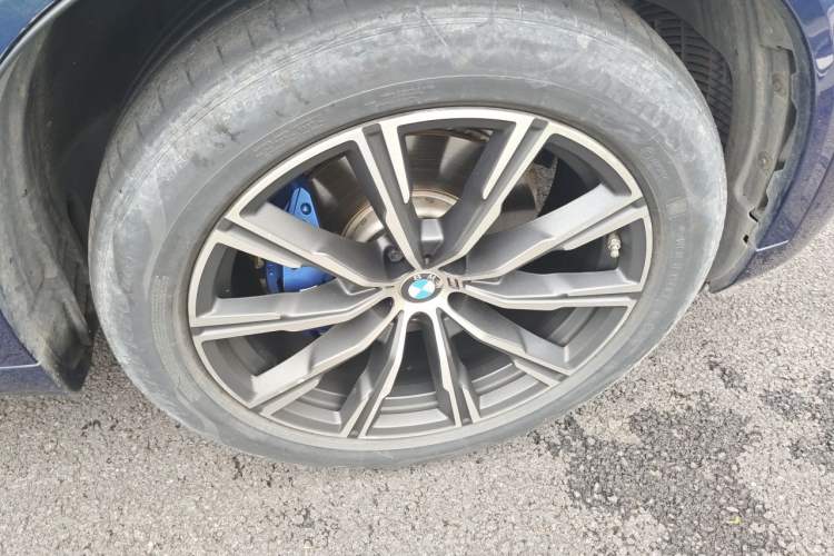 Used BMW X5 2019 xDrive40i M Sport Package Right Front Wheel Hub