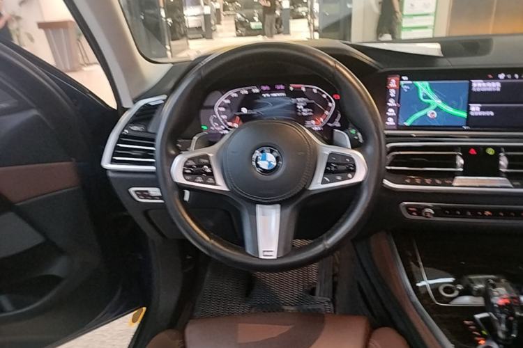 Used BMW X5 2019 xDrive40i Luxury Model with M Sport Package Steering Wheel