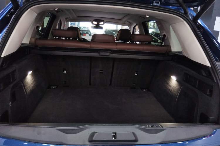 Used BMW X5 2019 xDrive40i Luxury Model with M Sport Package Trunk