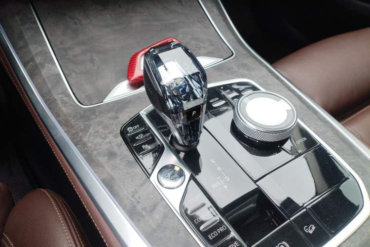 Used BMW X5 2019 xDrive40i Luxury Model with M Sport Package Gear Lever