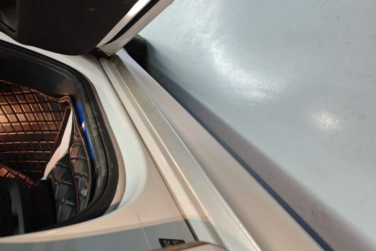 Used BMW X5 2019 xDrive40i M Sport Package Right Side Sill