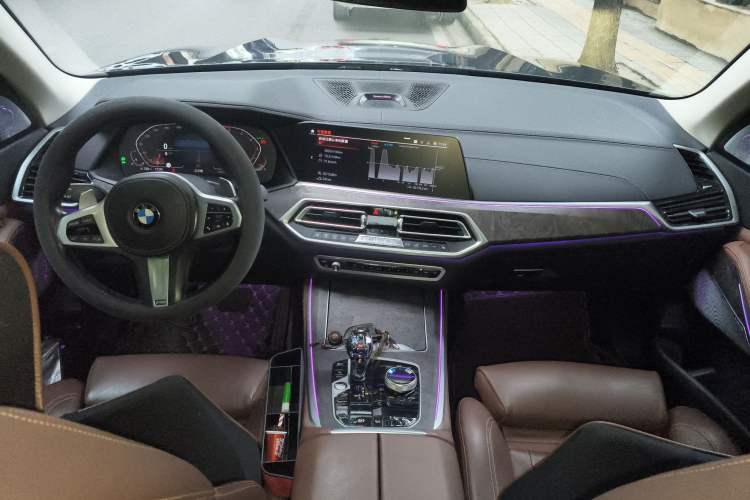 Used BMW X5 2019 xDrive30i M Sport Package Center Console