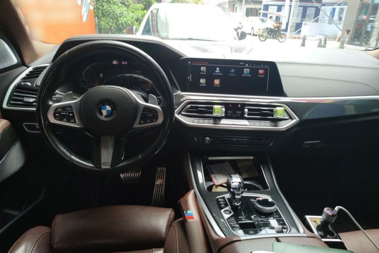 Used BMW X5 2019 xDrive40i Luxury Model with M Sport Package Center Console