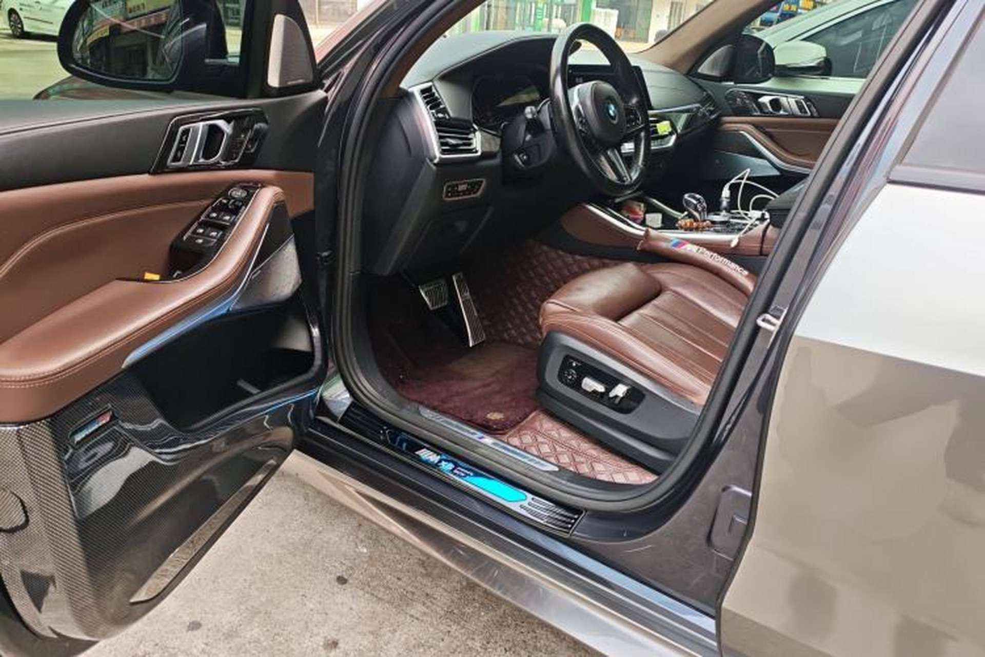 Used BMW X5 2019 xDrive40i Luxury Model with M Sport Package Driver Seat