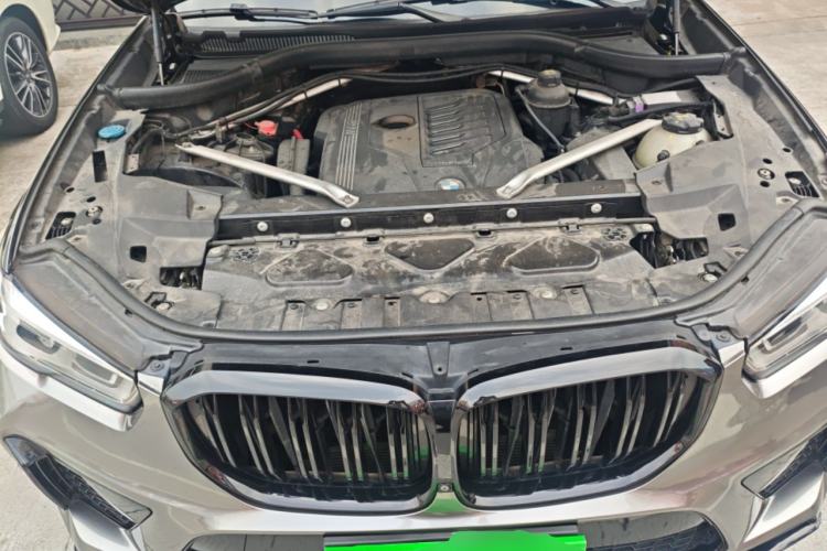 Used BMW X5 2019 xDrive40i Luxury Model with M Sport Package Engine Bay