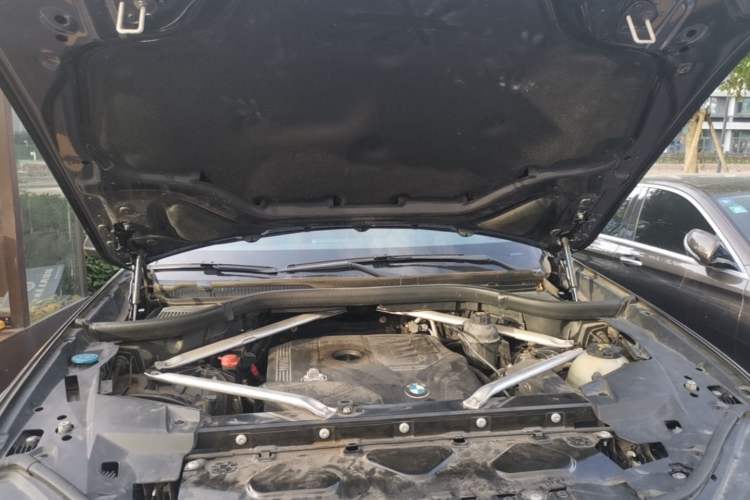 Used BMW X5 2019 xDrive30i X Design Package Engine Bay
