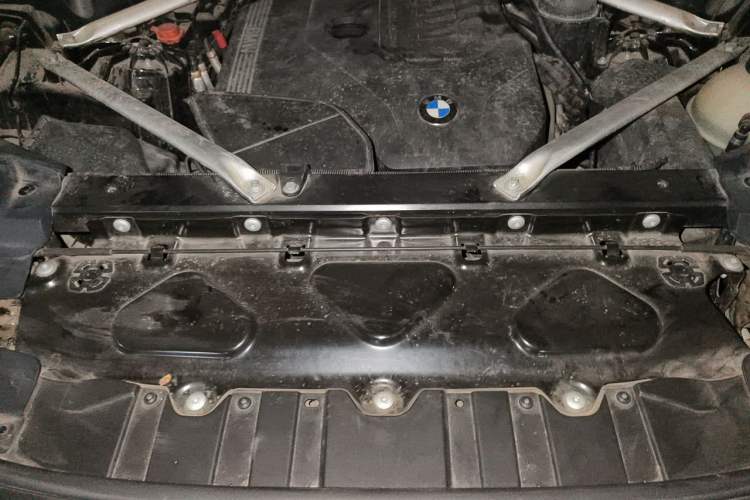 Used BMW X5 2019 xDrive30i X Design Package Engine Bay