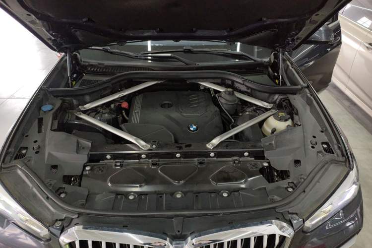 Used BMW X5 2019 xDrive30i X Design Package Engine Bay