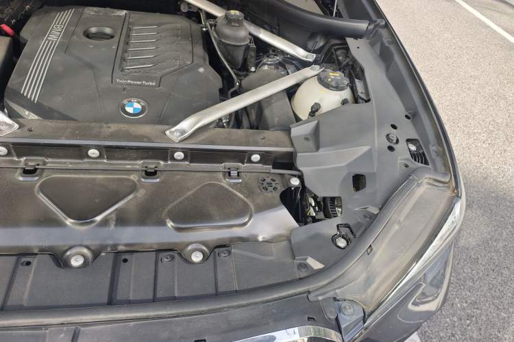 Used BMW X5 2019 xDrive40i M Sport Package Engine Bay Left