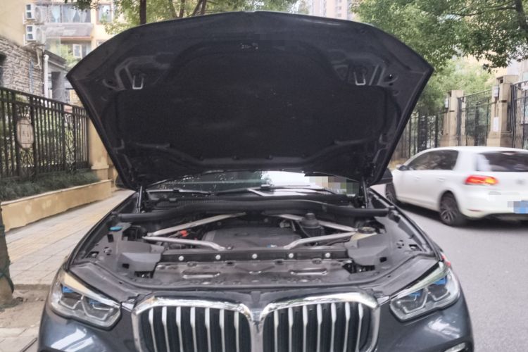Used BMW X5 2019 xDrive30i M Sport Package Engine Bay