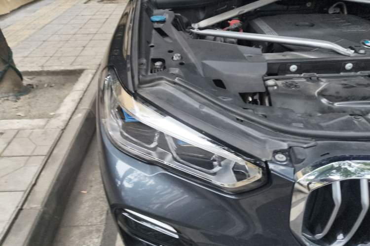 Used BMW X5 2019 xDrive30i M Sport Package Engine Bay Right