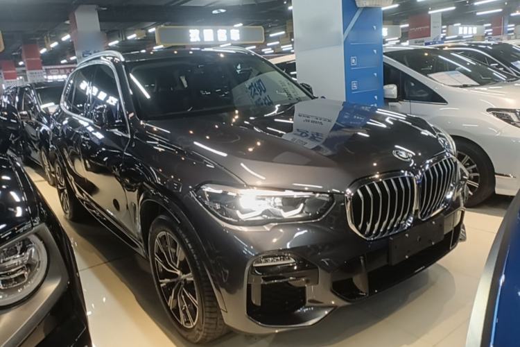 Used BMW X5 2019 xDrive30i M Sport Package Exterior 1