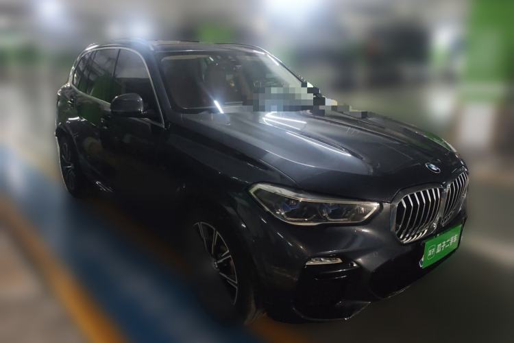 Used BMW X5 2019 xDrive30i M Sport Package Front Right 45 Deg