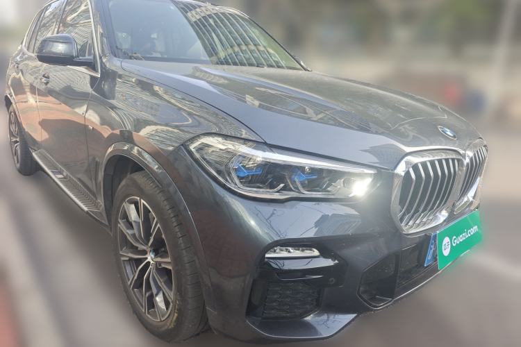 Used BMW X5 2019 xDrive40i M Sport Package Front Right 45 Deg