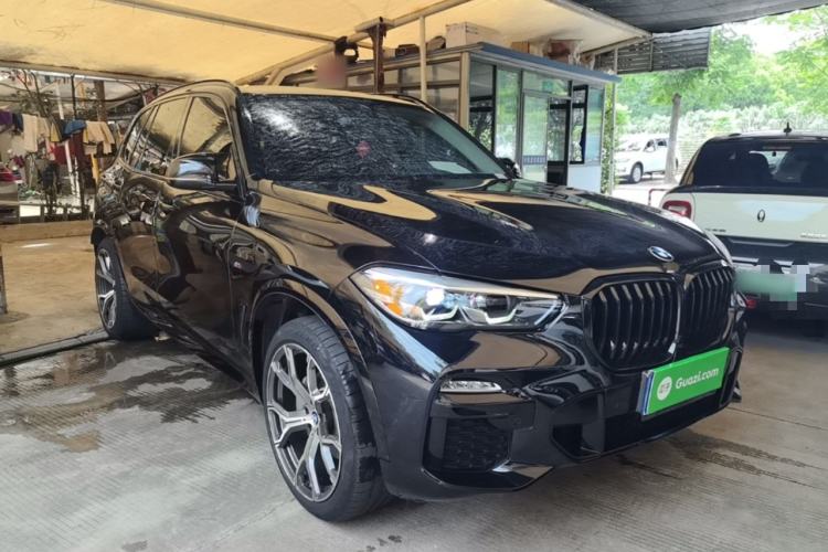 Used BMW X5 2019 xDrive30i M Sport Package Front Right 45 Deg