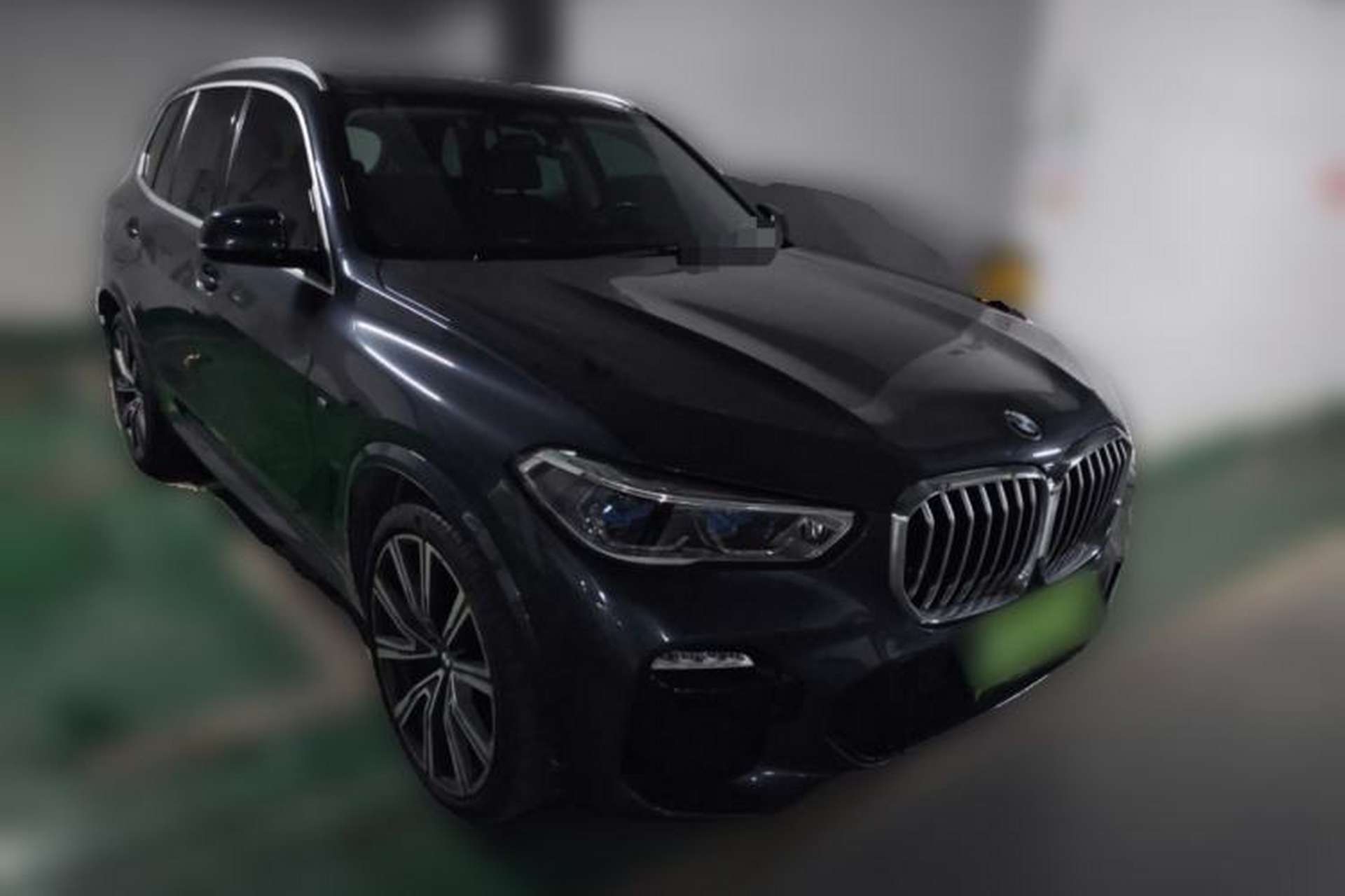 Used BMW X5 2019 xDrive40i Luxury Model with M Sport Package Front Right 45 Deg