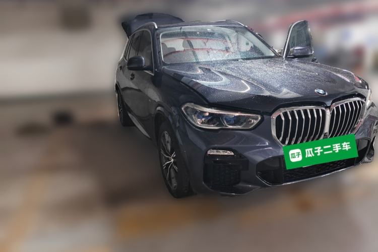 Used BMW X5 2019 xDrive40i M Sport Package Front Right 45 Deg