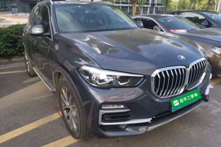 Used BMW X5 2019 xDrive30i X Design Package Front Right 45 Deg