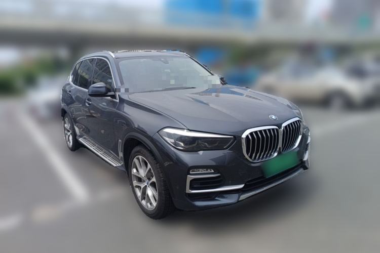 Used BMW X5 2019 xDrive30i X Design Package Front Right 45 Deg