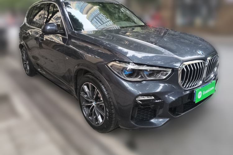 Used BMW X5 2019 xDrive30i M Sport Package Front Right 45 Deg