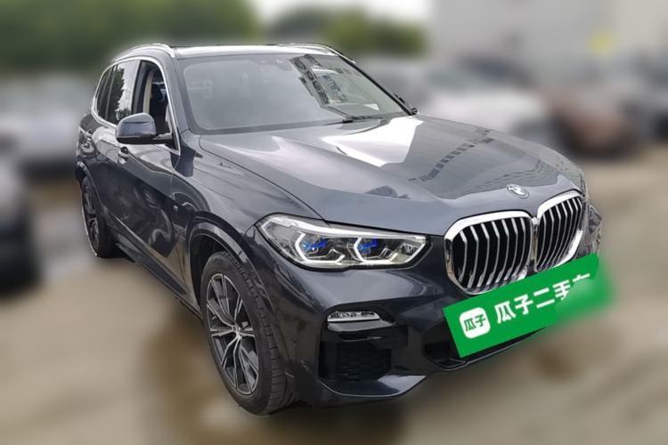 Used BMW X5 2019 xDrive40i M Sport Package Front Right 45 Deg