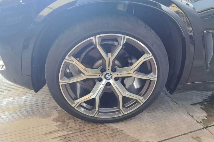 Used BMW X5 2019 xDrive30i M Sport Package Left Front Wheel Hub