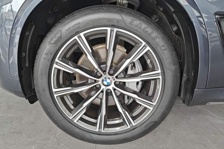 Used BMW X5 2019 xDrive40i M Sport Package Left Front Wheel Hub