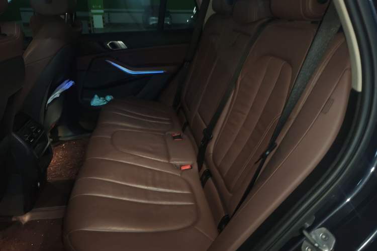 Used BMW X5 2019 xDrive30i M Sport Package Left Rear Seat