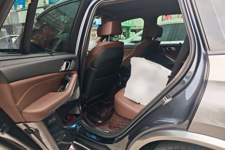Used BMW X5 2019 xDrive40i Luxury Model with M Sport Package Left Rear Seat