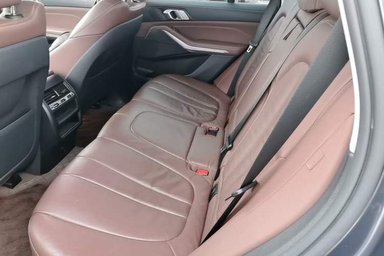 Used BMW X5 2019 xDrive40i M Sport Package Left Rear Seat