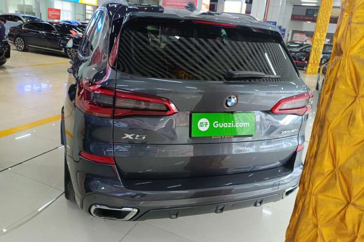 Used BMW X5 2019 xDrive40i Luxury Model with M Sport Package Rear
