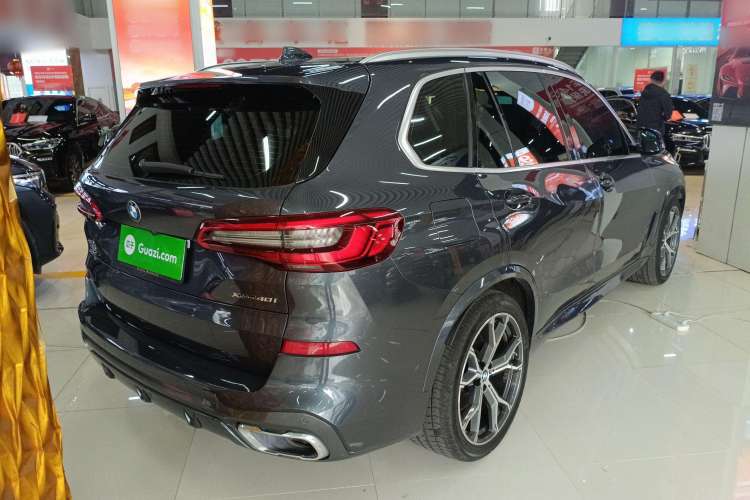 Used BMW X5 2019 xDrive40i Luxury Model with M Sport Package Rear Right 45 Deg