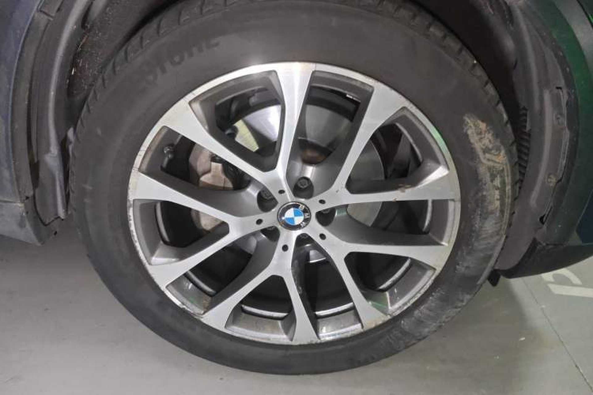 Used BMW X5 2019 xDrive30i X Design Package Right Front Wheel Hub