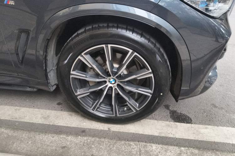 Used BMW X5 2019 xDrive30i M Sport Package Right Front Wheel Hub