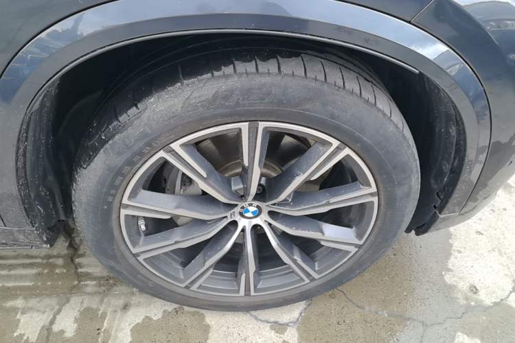 Used BMW X5 2019 xDrive40i M Sport Package Right Front Wheel Hub