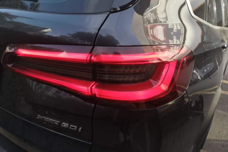 Used BMW X5 2019 xDrive30i X Design Package Right Rear Taillight