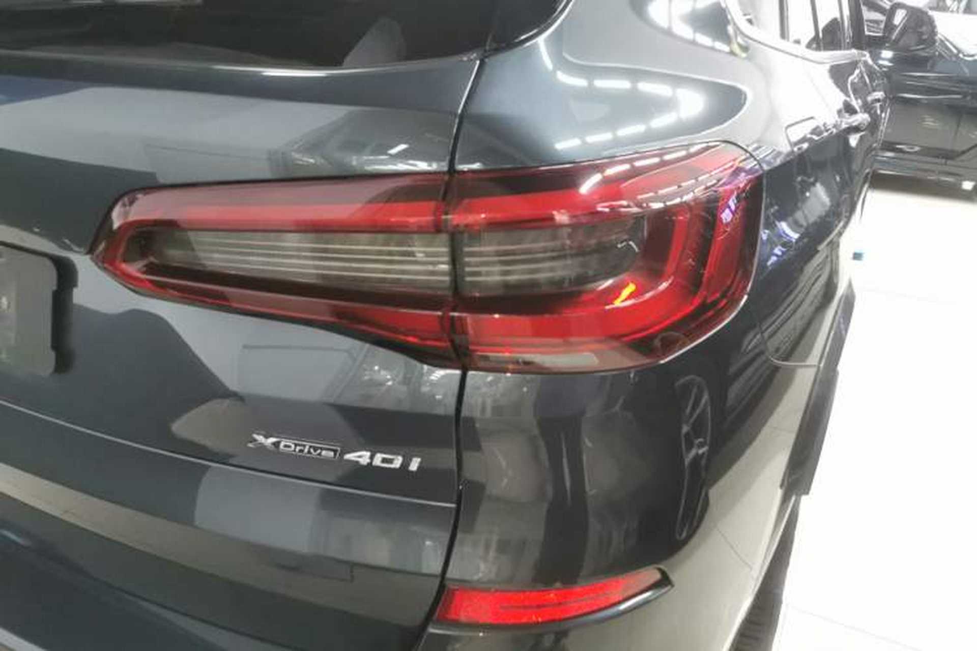 Used BMW X5 2019 xDrive40i Luxury Model with M Sport Package Right Rear Taillight