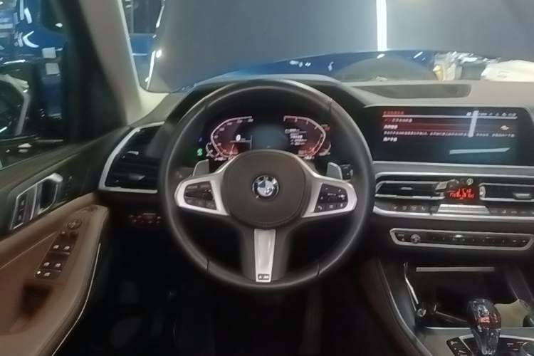 Used BMW X5 2019 xDrive30i M Sport Package Steering Wheel