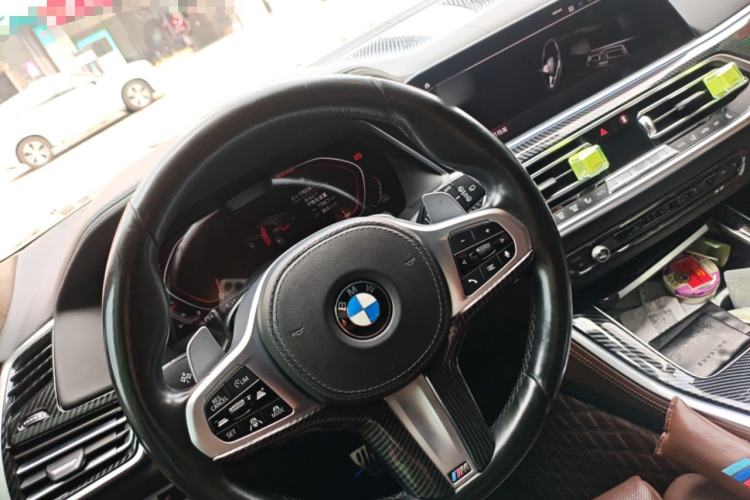 Used BMW X5 2019 xDrive40i Luxury Model with M Sport Package Steering Wheel