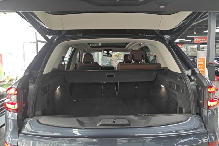Used BMW X5 2019 xDrive40i M Sport Package Trunk