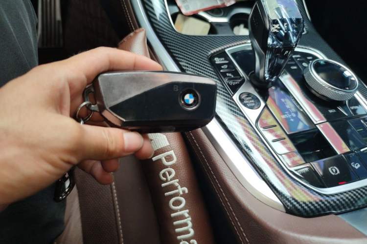 Used BMW X5 2019 xDrive40i Luxury Model with M Sport Package Vehicle Key
