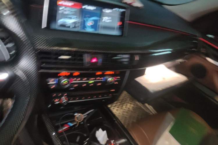 Used BMW X5  Audio And AC Panel