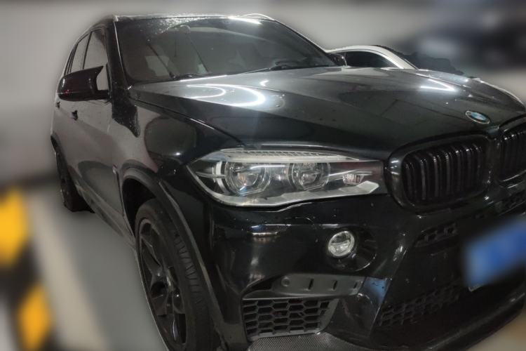 Used BMW X5  Front Right 45 Deg