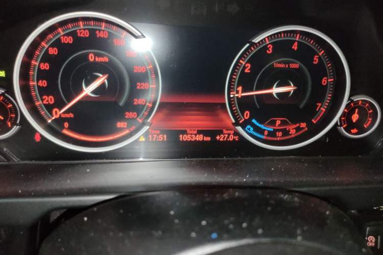 Used BMW X5  Odometer Close Up