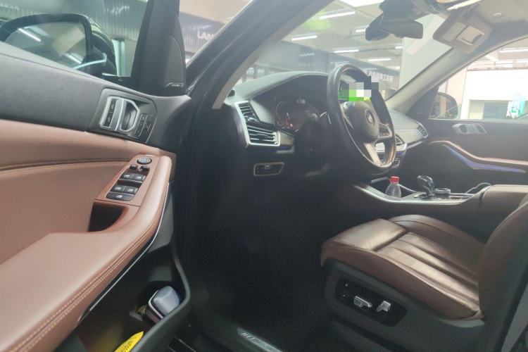 Used BMW X5 2019 xDrive40i Luxury Model with M Sport Package Driver Seat