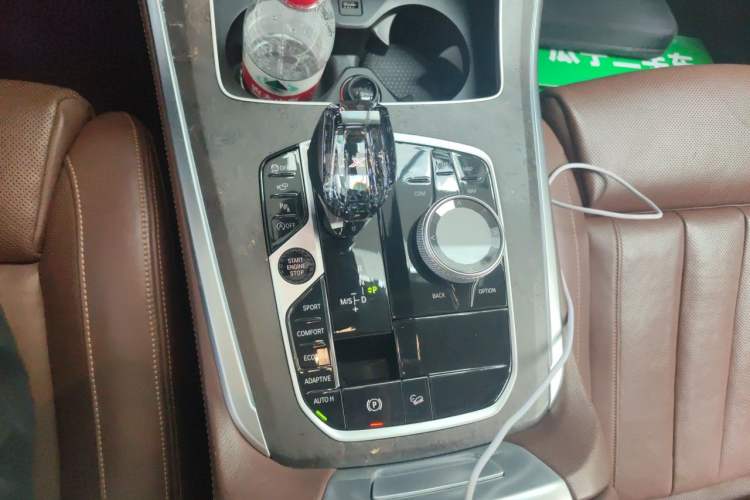 Used BMW X5 2019 xDrive40i Luxury Model with M Sport Package Gear Lever