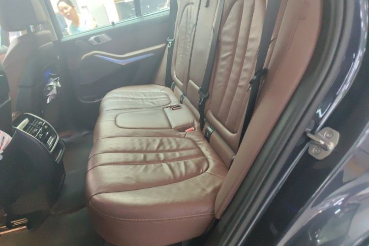 Used BMW X5 2019 xDrive40i Luxury Model with M Sport Package Left Rear Seat