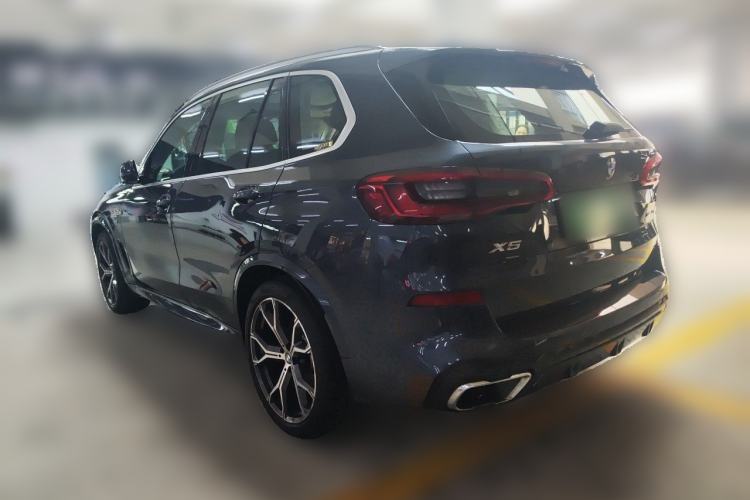 Used BMW X5 2019 xDrive40i Luxury Model with M Sport Package Rear Left 45 Deg