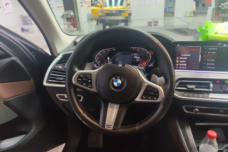 Used BMW X5 2019 xDrive40i Luxury Model with M Sport Package Steering Wheel